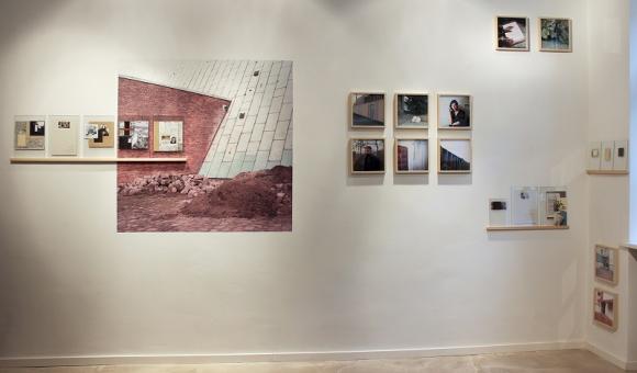 Exposition « Immigration – violence de l’âme », scénographie Deborah Claire et Camille Carbonaro © Camille Carbonaro